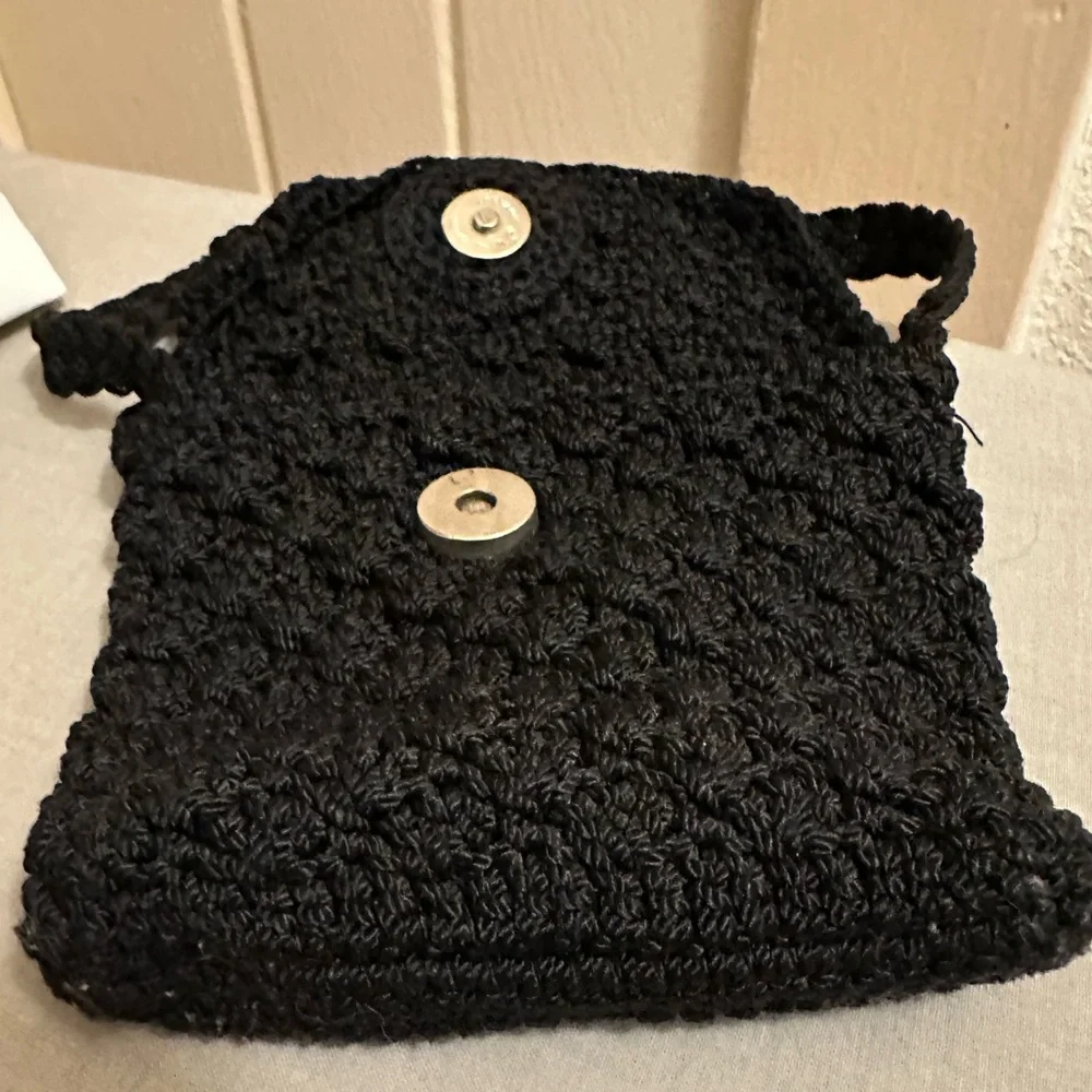 The Sak Purse Small Black Crochet Crossbody With Magnetic closure